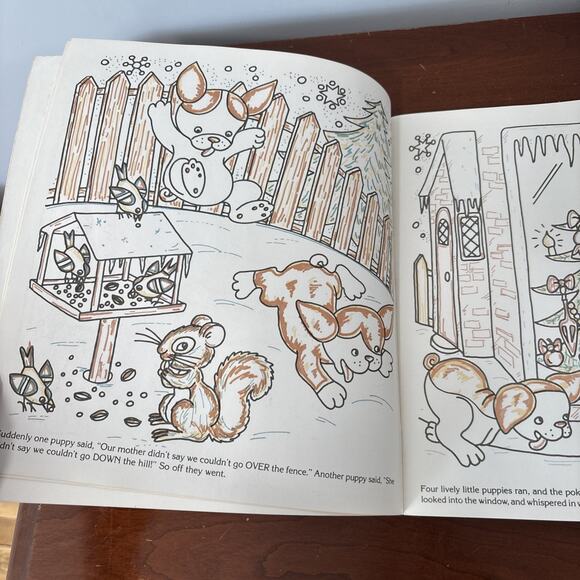 Golden Book poky little puppy's first christmas Paint With Water Book Unused 70s - Picture 5 of 9